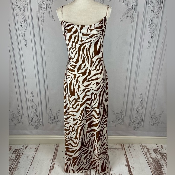 Zebra Print Midi Dress - Picture 2 of 10